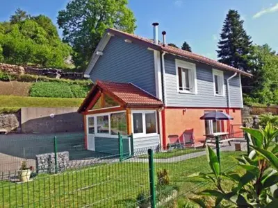 Cottage in Saulxures sur Moselotte,Maison indépendante avec jardin, terrasse et cheminée à Saulxures-sur-Moselotte FR-1-589-339 N°830439