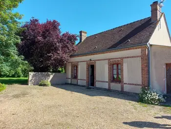 Gîte in La Saucelle,Charmante Maison Rénovée avec Jardin, BBQ et Loisirs à La Saucelle FR-1-581-13 N°830442