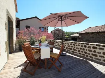 Gite à Polignac,Maison de charme à Polignac: terrasse ensoleillée, randonnées, proche Puy-en-Velay FR-1-582-58 N°830453