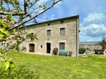 Gite à Saugues,Maison de charme en Margeride: terrasse, terrain clos, proche Saugues et chemin St-Jacques FR-1-582-146 N°830461