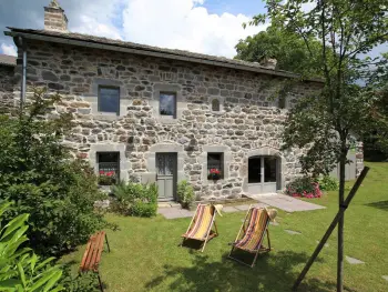 Gite à Saint Julien Chapteuil,Gîte familial restauré avec jardin clos, équipements bébé, animaux acceptés, proche St-Julien-Chapteuil FR-1-582-296 N°830476