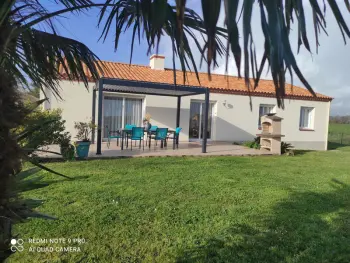 Casa rural en Brem,Maison récente à la ferme avec jardin, terrasses, 4 chambres, proche plages et pêche privée FR-1-426-86 N°830482