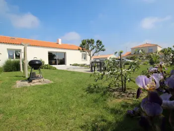 Gîte in Bouin,Maison indépendante avec jardin et BBQ, 3 chambres, proche des oiseaux du Marais FR-1-426-95 N°830484