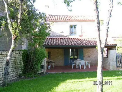 Casa rural en Benet,Maison de caractère avec jardin, barque et VTT dans le Marais Poitevin FR-1-426-139 N°830498