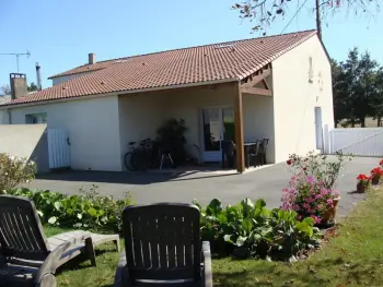 Gite à Aizenay,Maison Rénovée à La Ferme avec Jardin Clôturé, à Proximité de Pistes Cyclables et Sentiers FR-1-426-199 N°830511