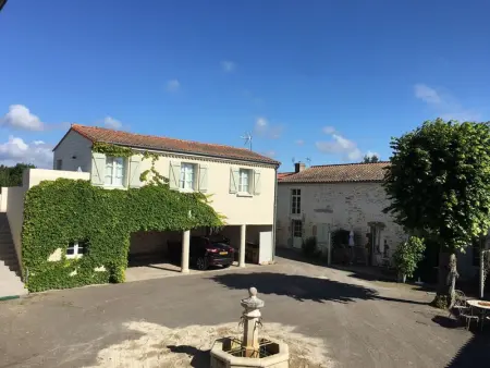 Gîte en plein bourg avec terrasse ensoleillée, vélos à disposition et parking – proche thalasso et plages - Photo 1