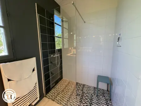 Gîte en plein bourg avec terrasse ensoleillée, vélos à disposition et parking – proche thalasso et plages - Photo 11