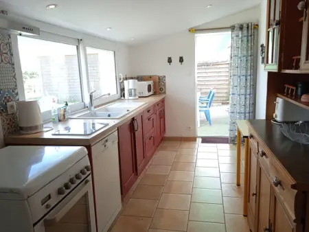 Charmant Gîte Rénové avec Jardin Privé, Cheminée et WiFi à Vairé, Vendée - Photo 4