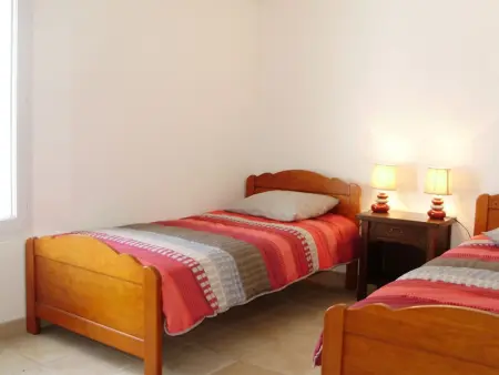 Charmant Gîte Rénové avec Jardin Privé, Cheminée et WiFi à Vairé, Vendée - Photo 8