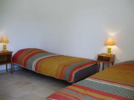 Charmant Gîte Rénové avec Jardin Privé, Cheminée et WiFi à Vairé, Vendée - Photo 9