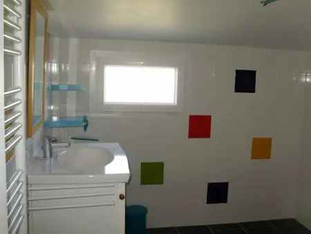 Charmant Gîte Rénové avec Jardin Privé, Cheminée et WiFi à Vairé, Vendée - Photo 10