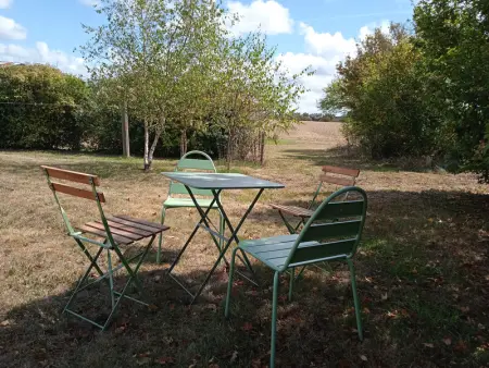 Charmant Gîte Rénové avec Jardin Privé, Cheminée et WiFi à Vairé, Vendée - Photo 20
