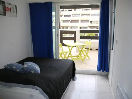 Studio climatisé avec terrasse et parking à Agde, proche plage et commodités - Photo 3