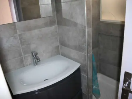 Studio climatisé avec terrasse et parking à Agde, proche plage et commodités - Photo 5