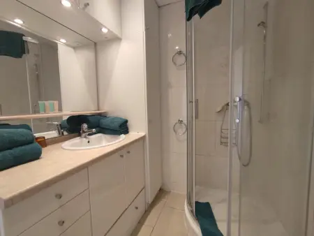 Appartement climatisé, 2-4 pers., piscine, parking sécurisé - Photo 9