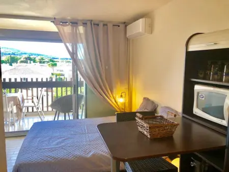 Studio cosy climatisé avec terrasse et piscine, parking inclus - Agde - Photo 8