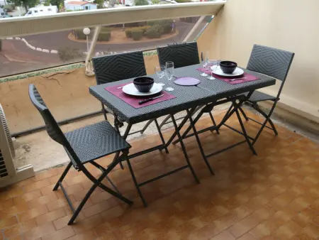 Charmant studio climatisé à 2 pas de la plage avec terrasse et parking privé - Photo 1