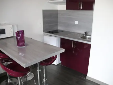 Charmant studio climatisé à 2 pas de la plage avec terrasse et parking privé - Photo 5