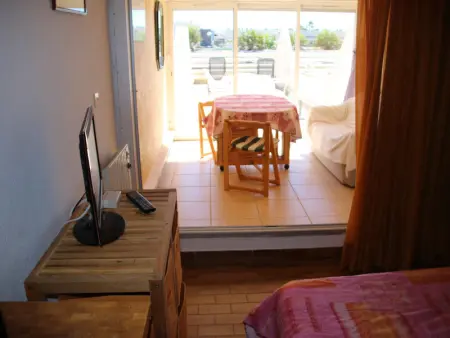 Studio cosy avec terrasse et parking, situé au village naturiste d'Agde - Photo 8