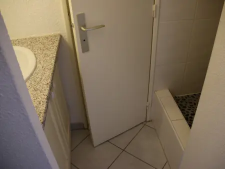 Studio climatisé avec parking, Cap d'Agde naturisme, proche plage - Photo 7