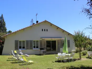 Gite in Chancelade,Maison restaurée avec jardin, proche de Périgueux, 2 chambres, Wifi, à 16 km de Brantôme FR-1-616-69 N°839377