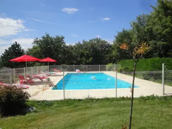 Casa rural en Borrèze,Maison de campagne avec piscine partagée, à proximité de Sarlat, sentiers pédestres et sites touristiques. FR-1-616-79 N°839379