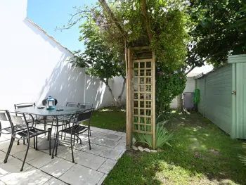 Casa en Saint Clément des Baleines,Maison de village pour 6 pers avec jardin, près Phare des Baleines et plage Conche! FR-1-258-128 N°830676