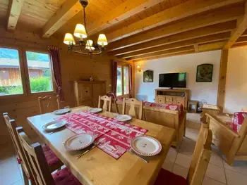 Chalet in Samoëns,Chalet calme et spacieux, proche village, navette ski, jardin, animaux acceptés, parking privé FR-1-624-66 N°830677