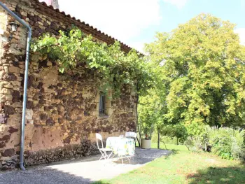 Gite à Mazeyrolles,Maison de charme avec grand jardin et cheminée, proche des Bastides et sites historiques FR-1-616-165 N°839411