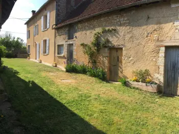 Gite à Coulaures,Maison de Charme avec Jardin Clos, Cheminée et Activités Famille à Proximité dans le Périgord Vert FR-1-616-198 N°839417