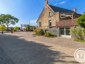 Cottage in Bouchemaine,Gîte historique au bord de l'eau, Angers, 2 ch., tout confort, proche commodités et loisirs FR-1-622-15 N°830695