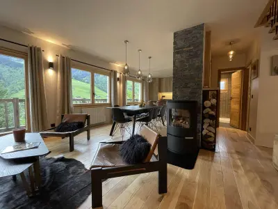 Chalet à Arêches Beaufort, Chalet contemporain 8 pers, 4 chambres, vue sur montagnes, parking, près village - L830702