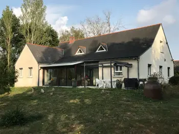 Casa rural en Luçay le Mâle,Grande Maison au Bord d'un Lac avec Spa, Jardin Clôturé et Proche du ZooParc de Beauval FR-1-591-336 N°830730