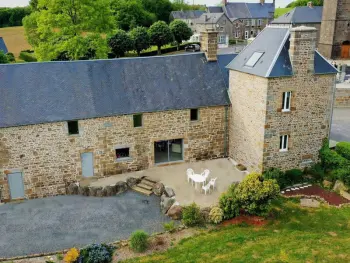 Gite à Saint Michel de Montjoie,Maison de caractère avec jardin privé, parking et animaux admis, près du Mont-Saint-Michel FR-1-362-956 N°830740