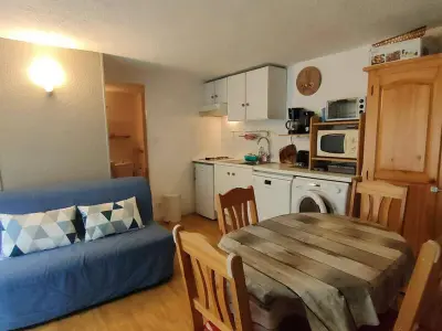 Appartement à Cauterets, Appartement T2 bis avec cour, proche télécabine et commerces - Cauterets, 6 couchages - L880113