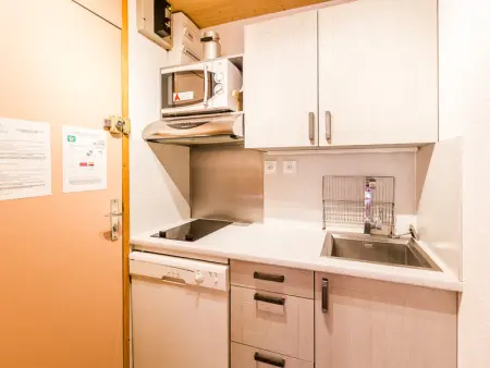 Studio rénové à Montchavin La Plagne, proche pistes et commerces, balcon, casier à skis, parking gratuit - Photo 2