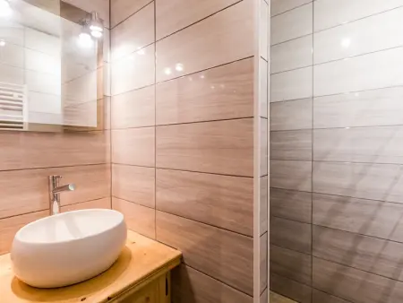 Studio rénové à Montchavin La Plagne, proche pistes et commerces, balcon, casier à skis, parking gratuit - Photo 3