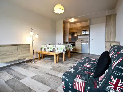 Appartement à Chamrousse, Studio-cabine 4/5 pers. avec balcon sud, proche pistes et commerces, Chamrousse 1650 - L947949