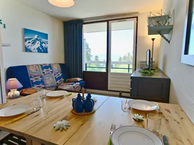 Appartement à Chamrousse, Studio cabine 4 pers avec balcon, cuisine équipée, proche pistes et commerces à Chamrousse 1750 - L947960