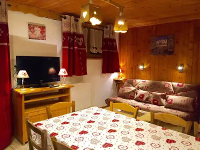 Appartement à Valloire, Charmant 3 pièces, 6 personnes, Sud, près télésiège, WiFi, animaux OK, parking, Valloire - L880174