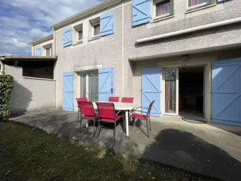 Appartement à Vallon Pont d'Arc,Appartement climatisé de 3 pièces avec piscine, terrasse et parking - Vallon-Pont-d'Arc FR-1-382-54 N°880176