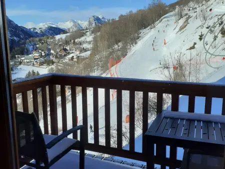 Appartement 2 pièces avec balcon, piscine, sauna et parking, à 50m des pistes - Photo 11