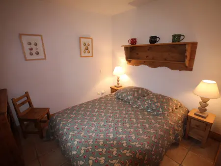 Appartement 4 pièces mezzanine avec balcon, équipements complets, animaux admis, parking couvert. - Photo 1