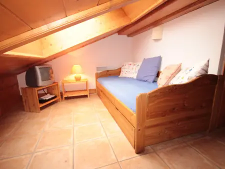 Appartement 4 pièces mezzanine avec balcon, équipements complets, animaux admis, parking couvert. - Photo 13