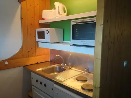 Studio skis aux pieds pour 5 pers. avec balcon, proche commerces et pistes à Arc 1800 - Photo 5