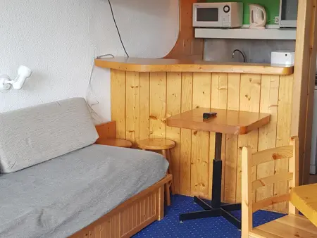 Studio skis aux pieds pour 5 pers. avec balcon, proche commerces et pistes à Arc 1800 - Photo 7