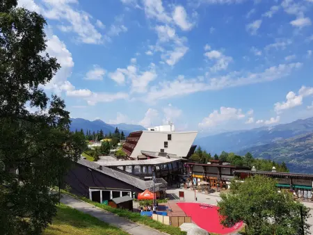 Studio 30m² exposé sud avec balcon, WiFi et animaux acceptés à Arc 1600 - Photo 3