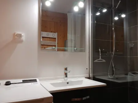 Studio 30m² exposé sud avec balcon, WiFi et animaux acceptés à Arc 1600 - Photo 6