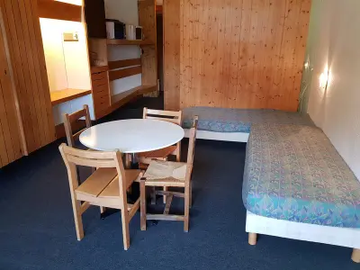 Appartement à Les Arcs 1600, Studio pour 4 à Arc 1600, ski aux pieds, proche commerces, WiFi gratuit, animaux acceptés - L968034