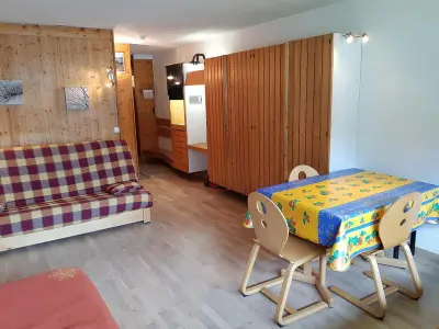 Appartement à Les Arcs 1600, Grand studio rénové pour 3 pers. à Arc 1600, ski aux pieds, proche commerces, animaux admis - L880421